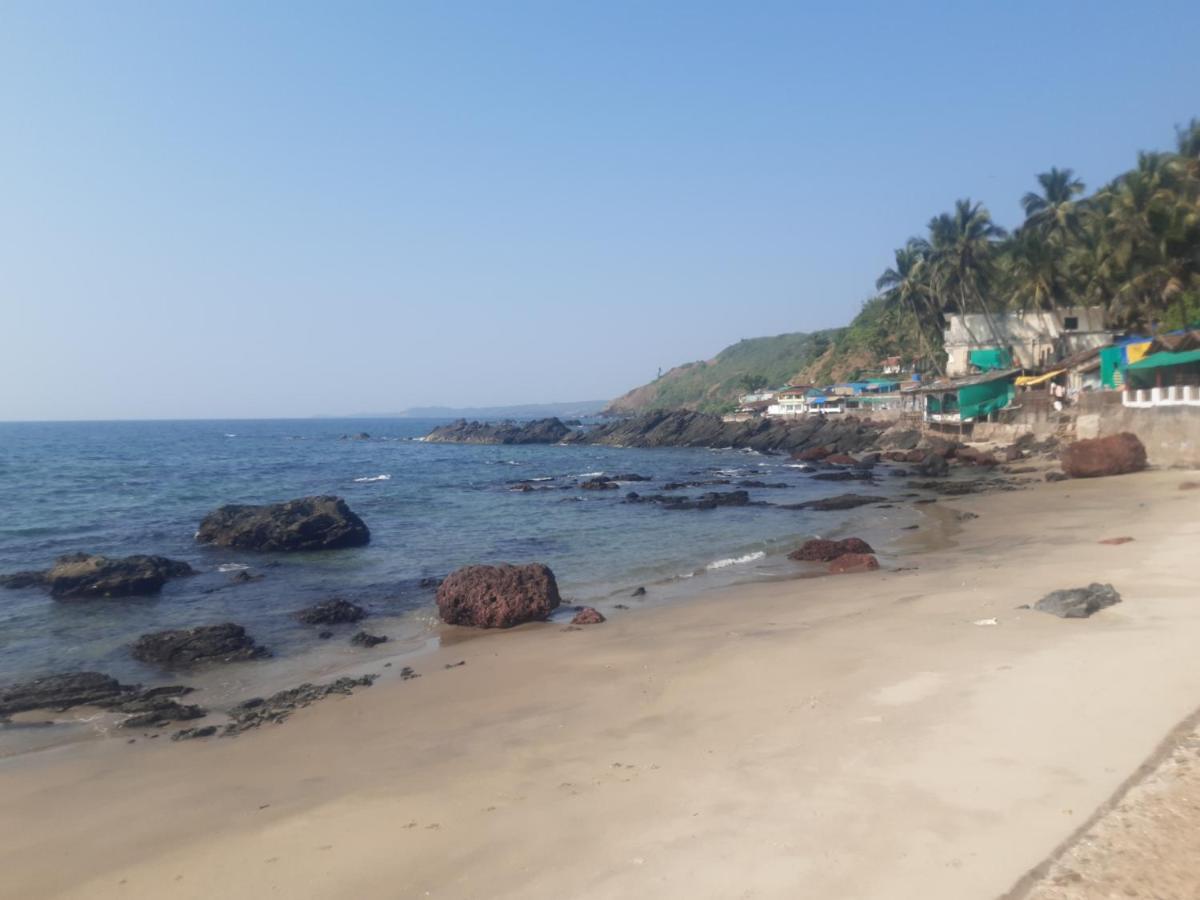 Om Ganesh Guest House Cliffside Arambol Exterior photo