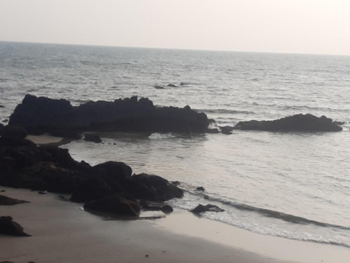 Om Ganesh Guest House Cliffside Arambol Exterior photo
