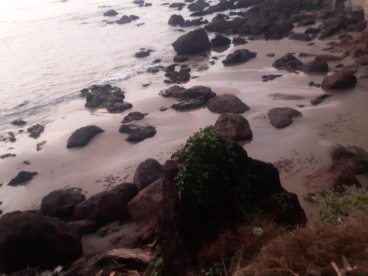Om Ganesh Guest House Cliffside Arambol Exterior photo