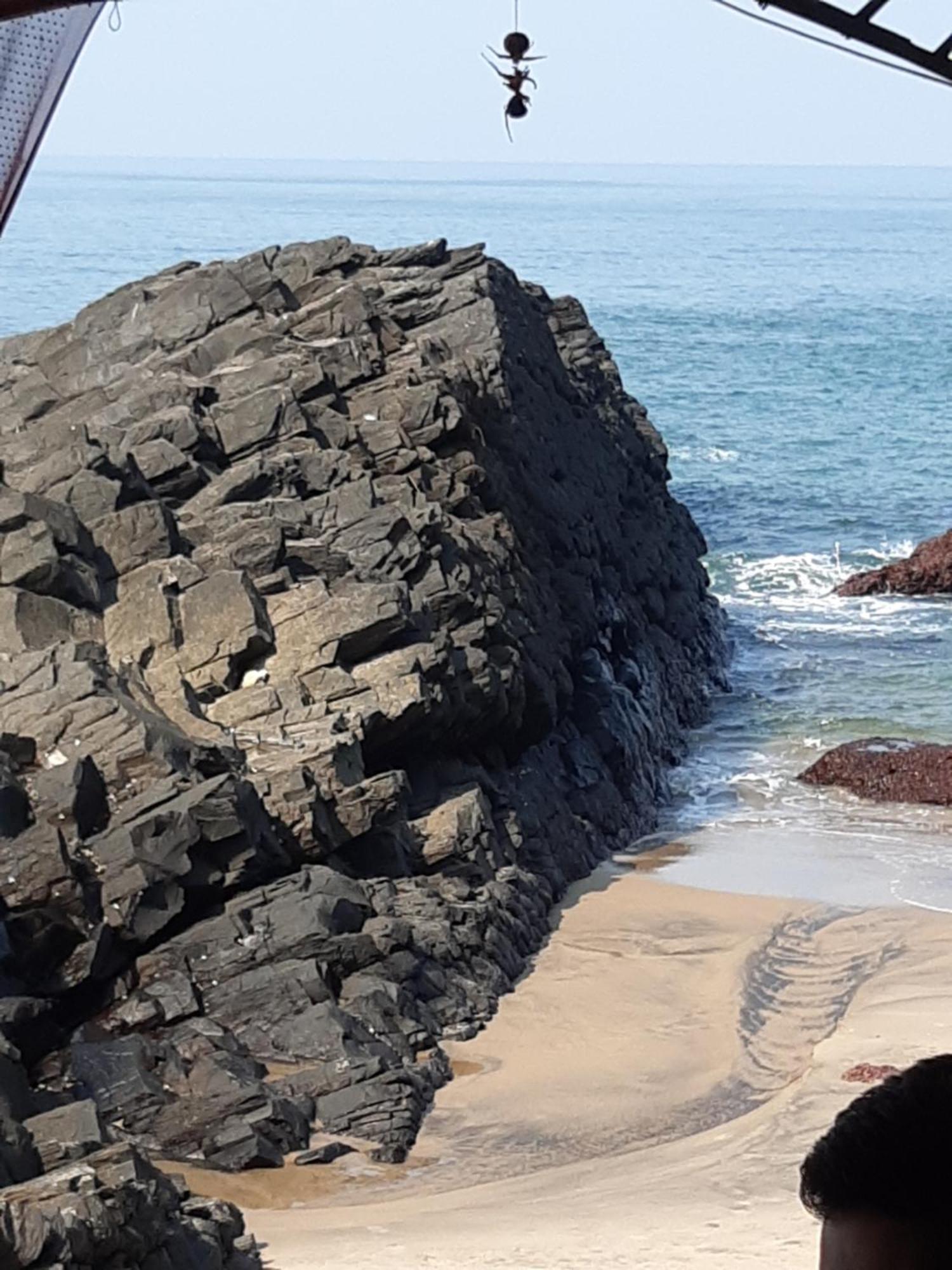 Om Ganesh Guest House Cliffside Arambol Exterior photo