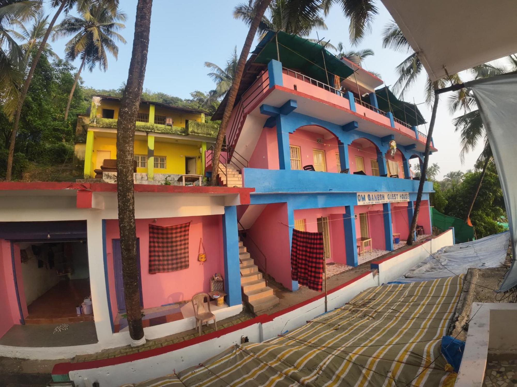 Om Ganesh Guest House Cliffside Arambol Exterior photo