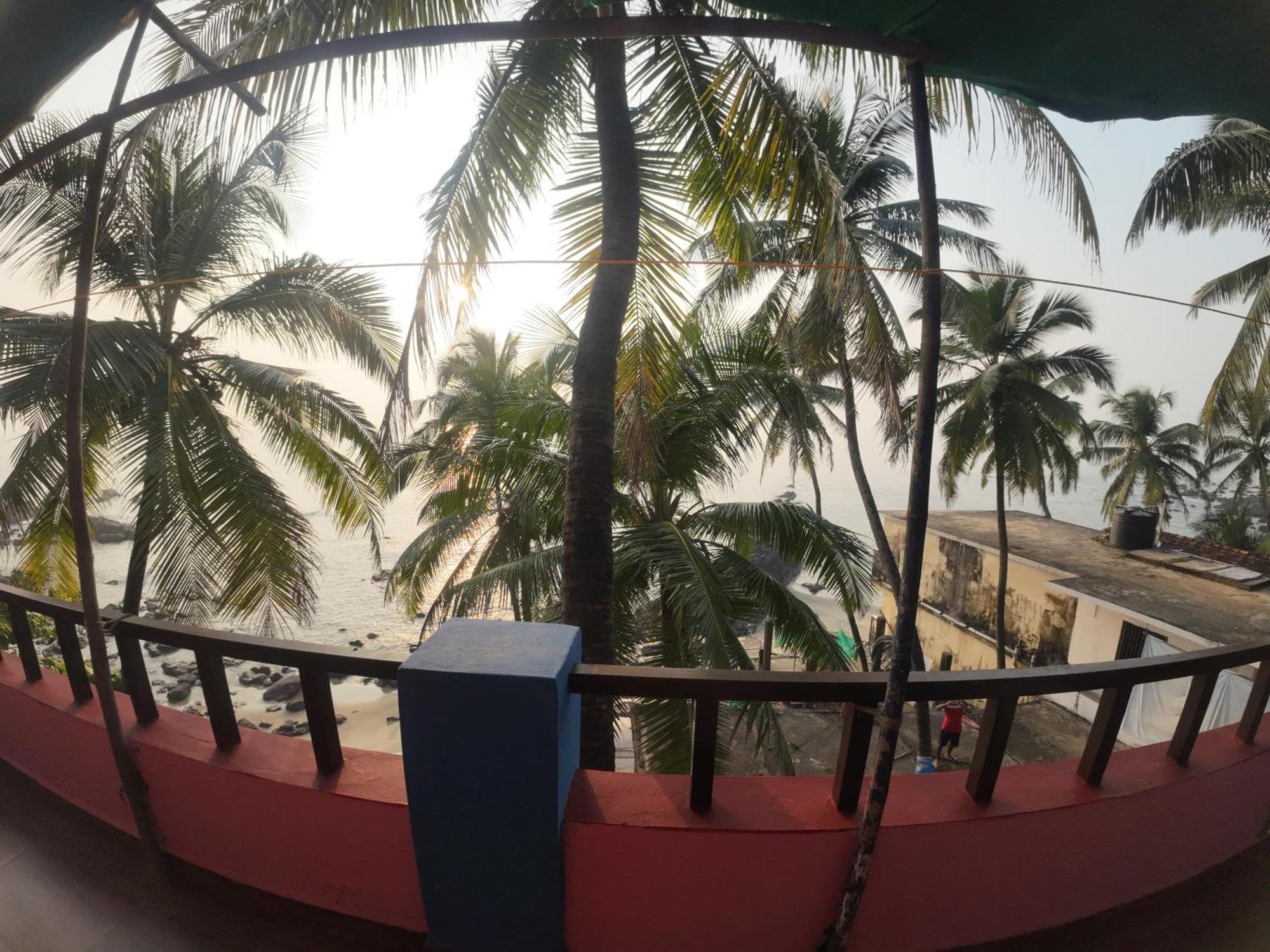 Om Ganesh Guest House Cliffside Arambol Exterior photo