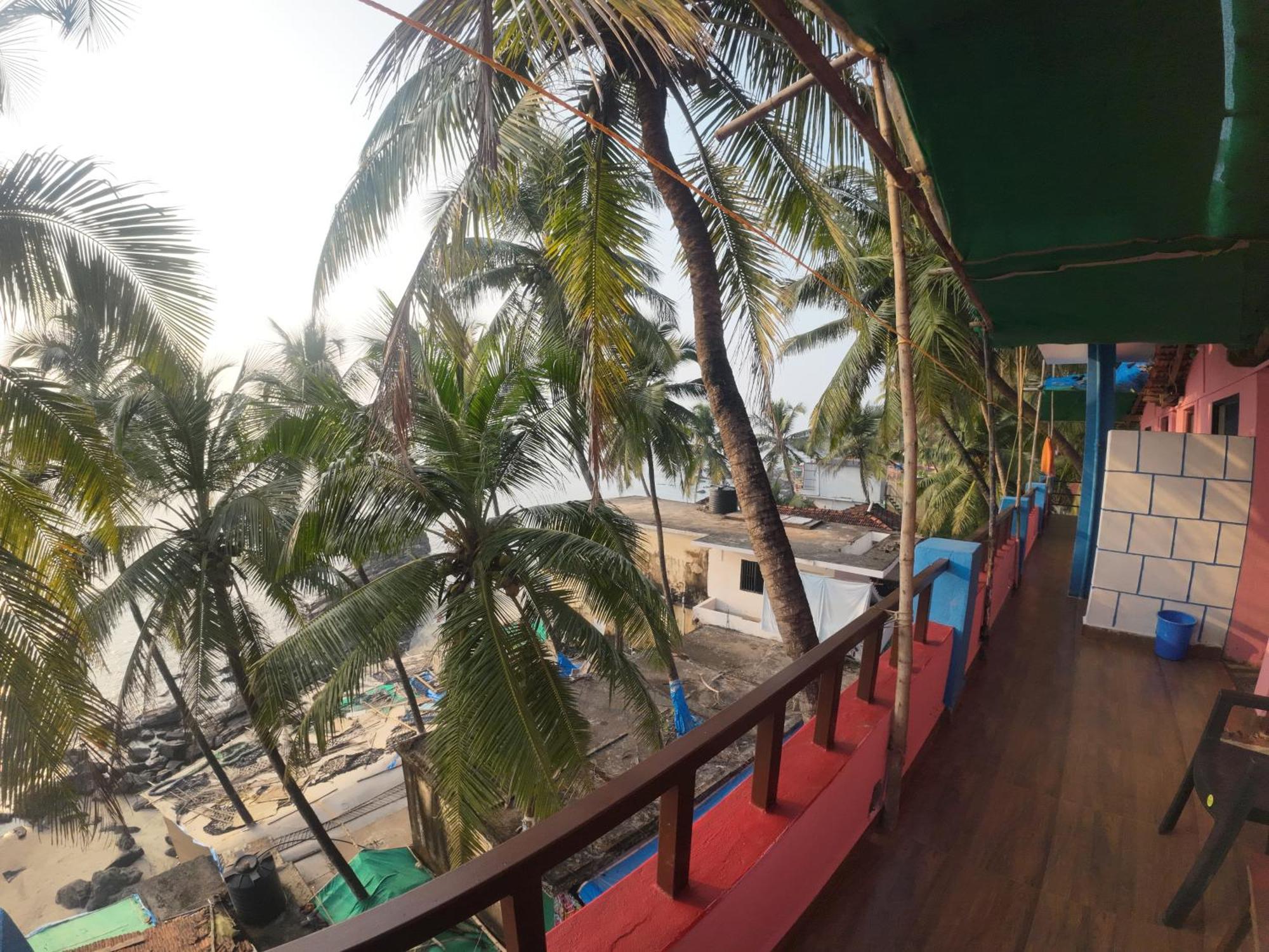 Om Ganesh Guest House Cliffside Arambol Exterior photo