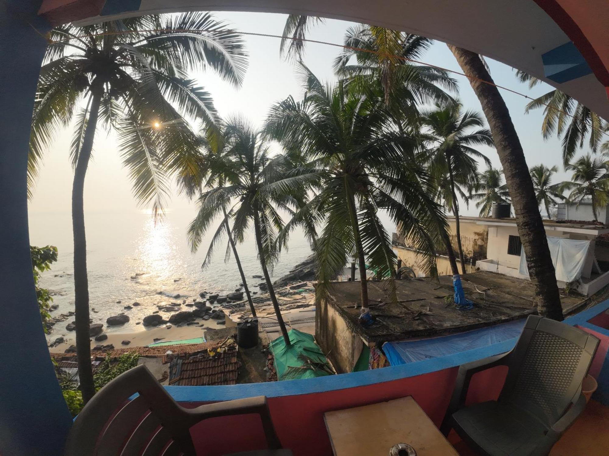 Om Ganesh Guest House Cliffside Arambol Exterior photo
