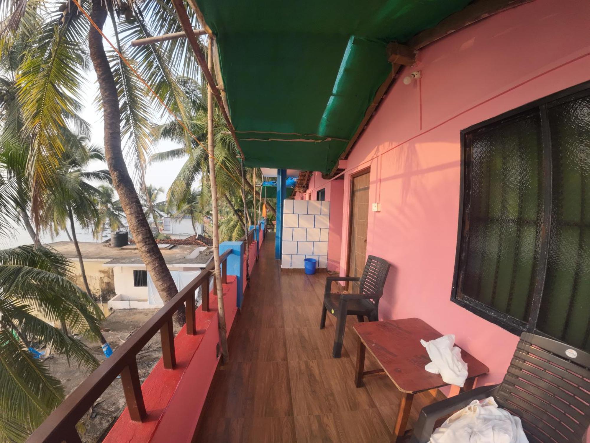 Om Ganesh Guest House Cliffside Arambol Exterior photo