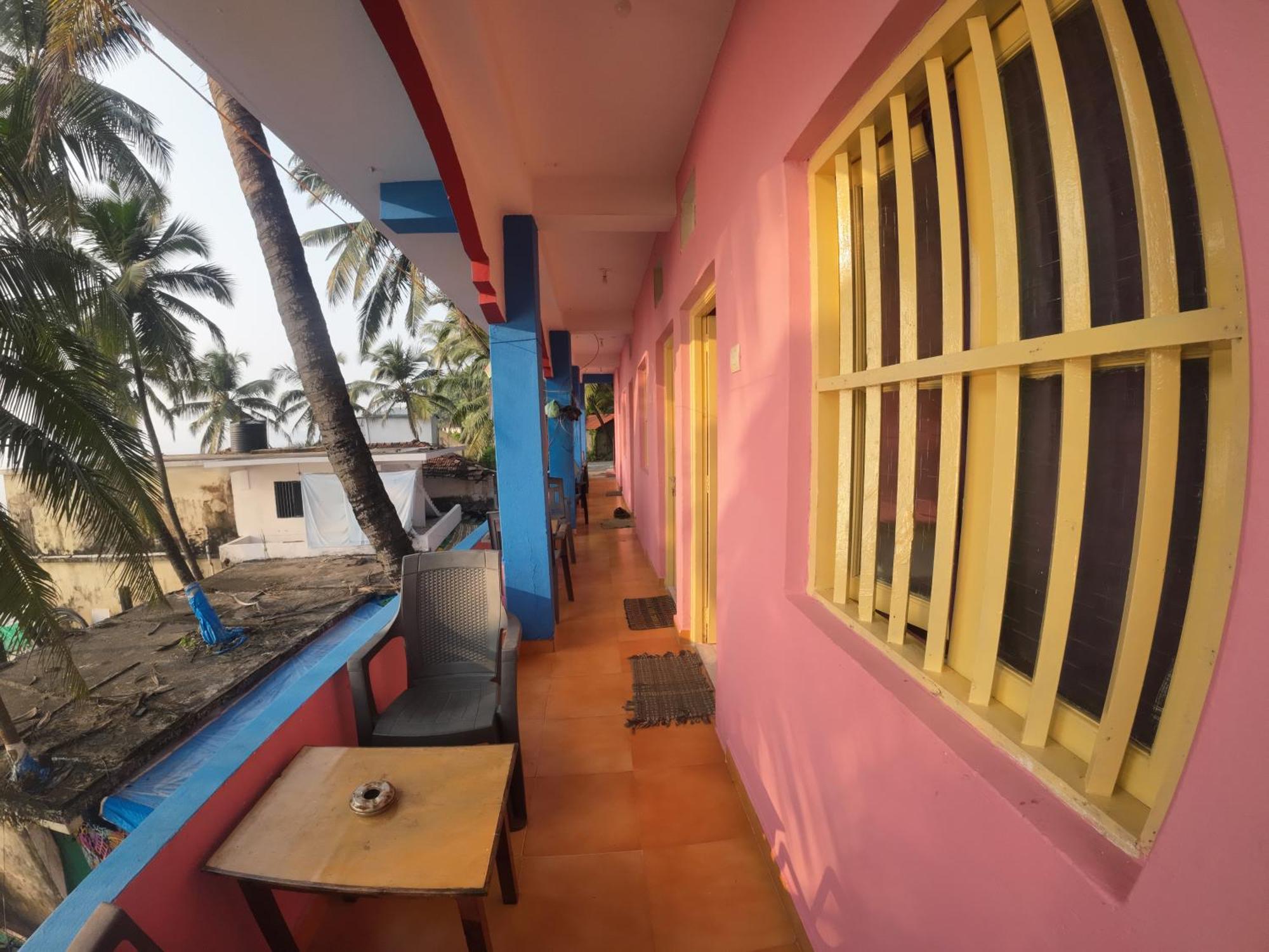 Om Ganesh Guest House Cliffside Arambol Exterior photo