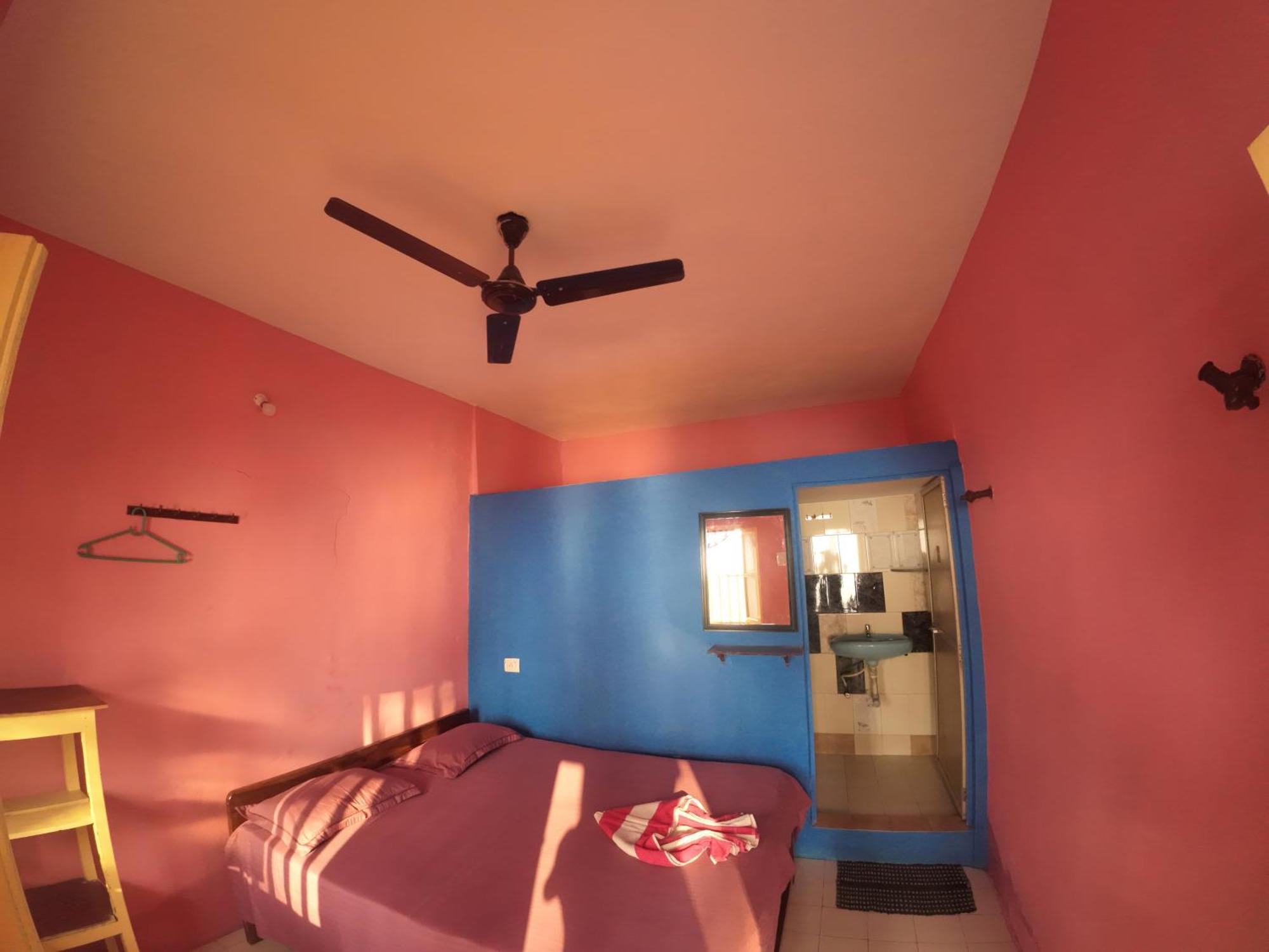 Om Ganesh Guest House Cliffside Arambol Exterior photo