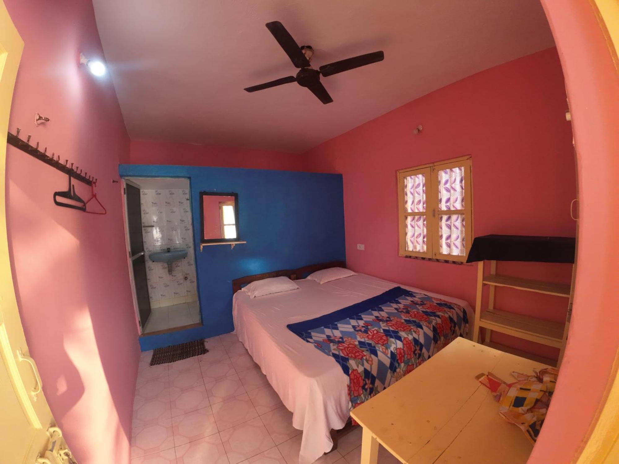 Om Ganesh Guest House Cliffside Arambol Exterior photo