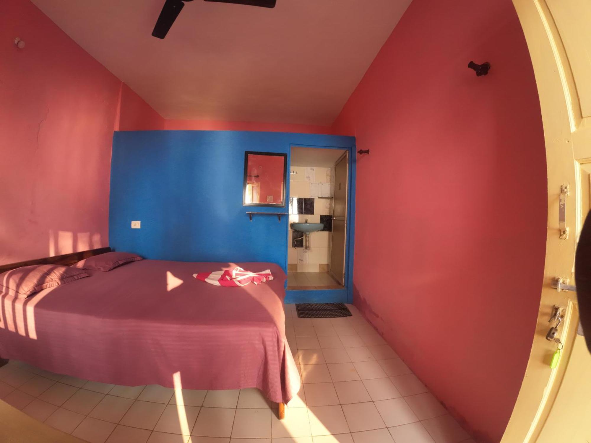 Om Ganesh Guest House Cliffside Arambol Exterior photo
