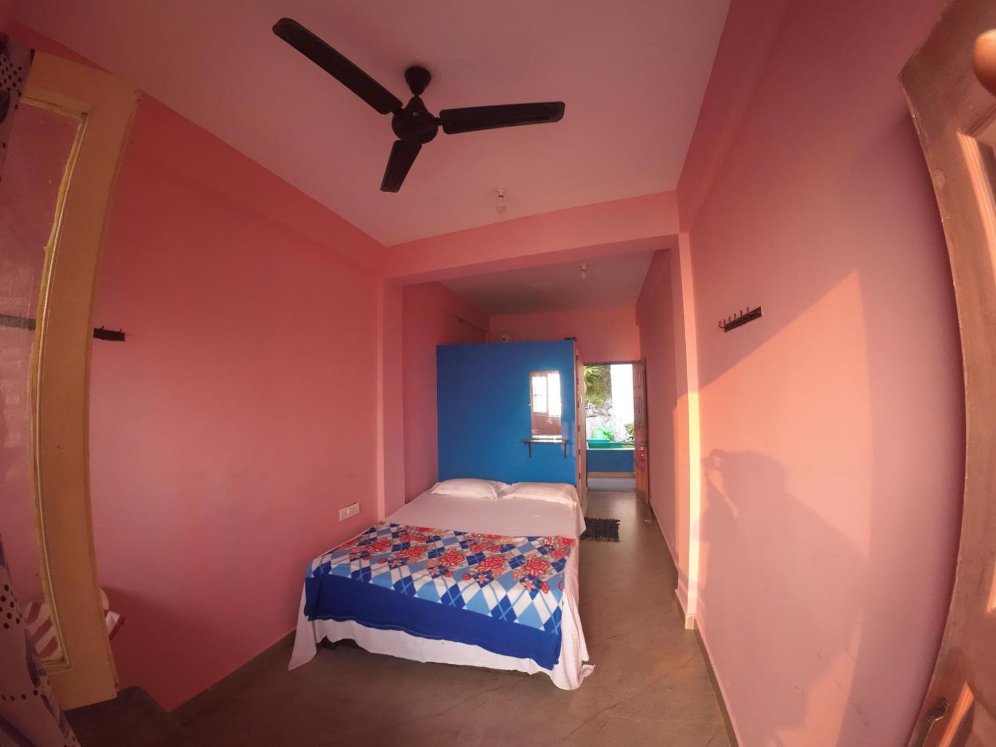 Om Ganesh Guest House Cliffside Arambol Exterior photo