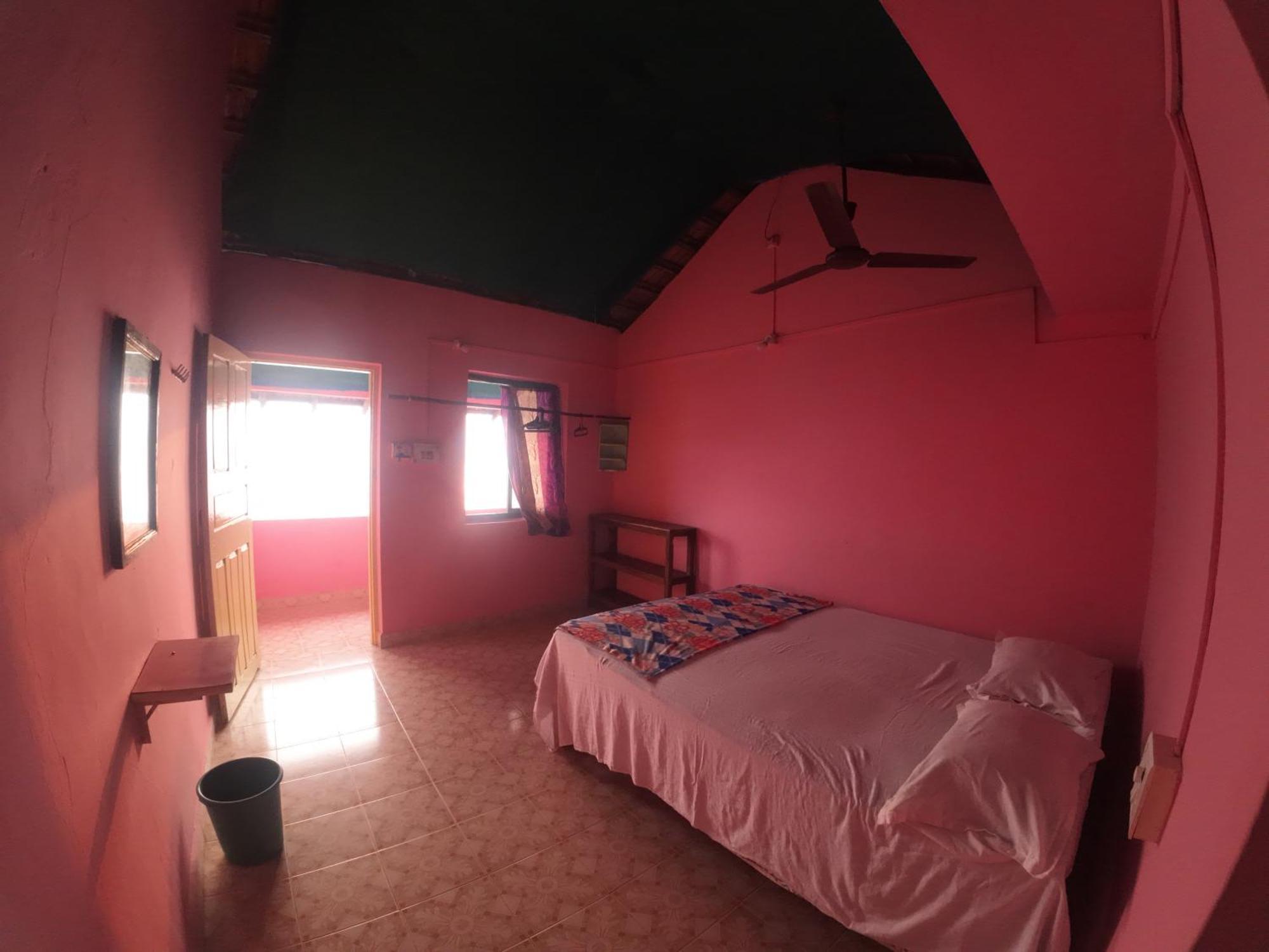 Om Ganesh Guest House Cliffside Arambol Exterior photo