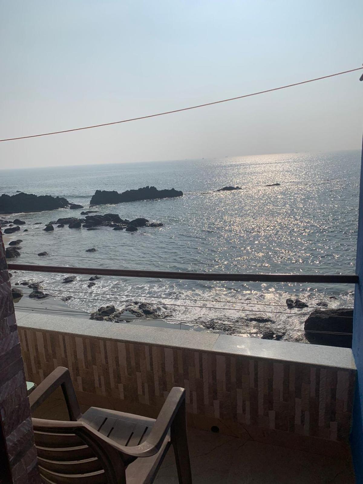Om Ganesh Guest House Cliffside Arambol Exterior photo