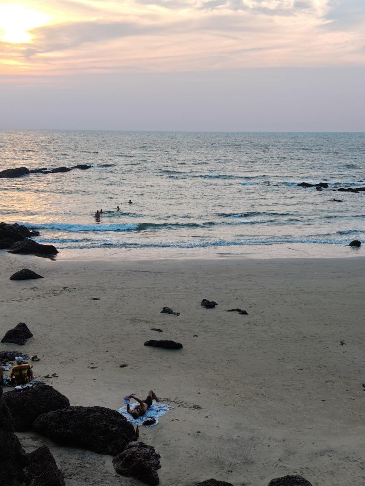 Om Ganesh Guest House Cliffside Arambol Exterior photo