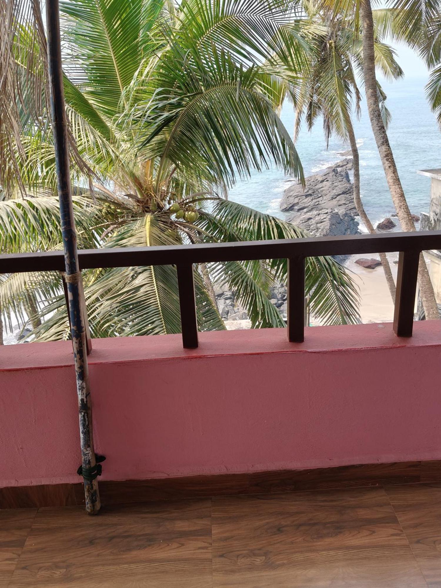 Om Ganesh Guest House Cliffside Arambol Exterior photo